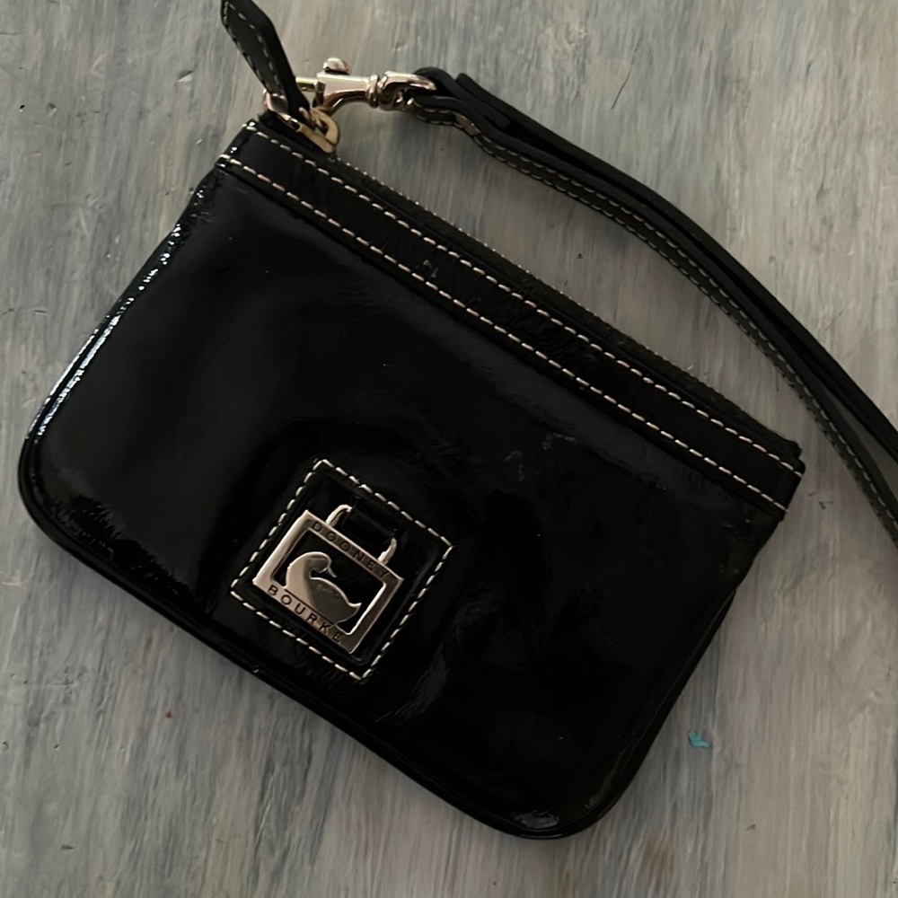Dooney & Bourke